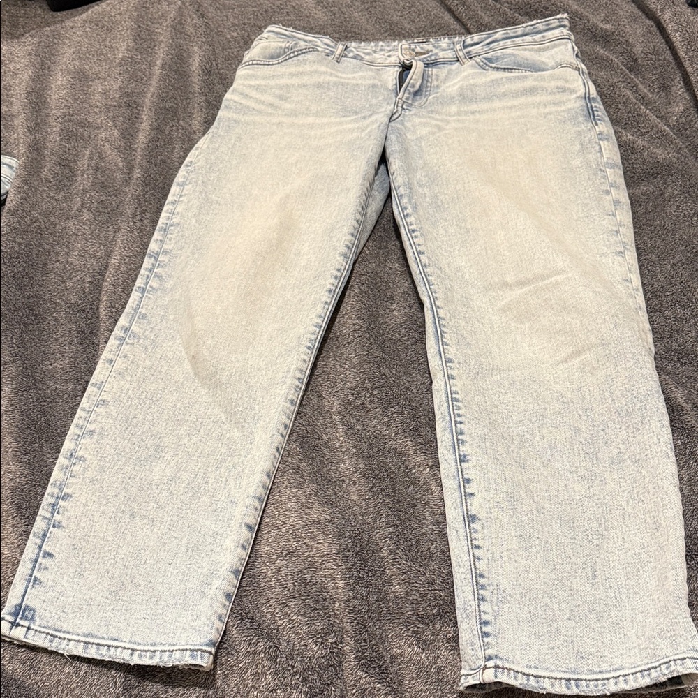 Express Women's Light Blue Straight Jeans